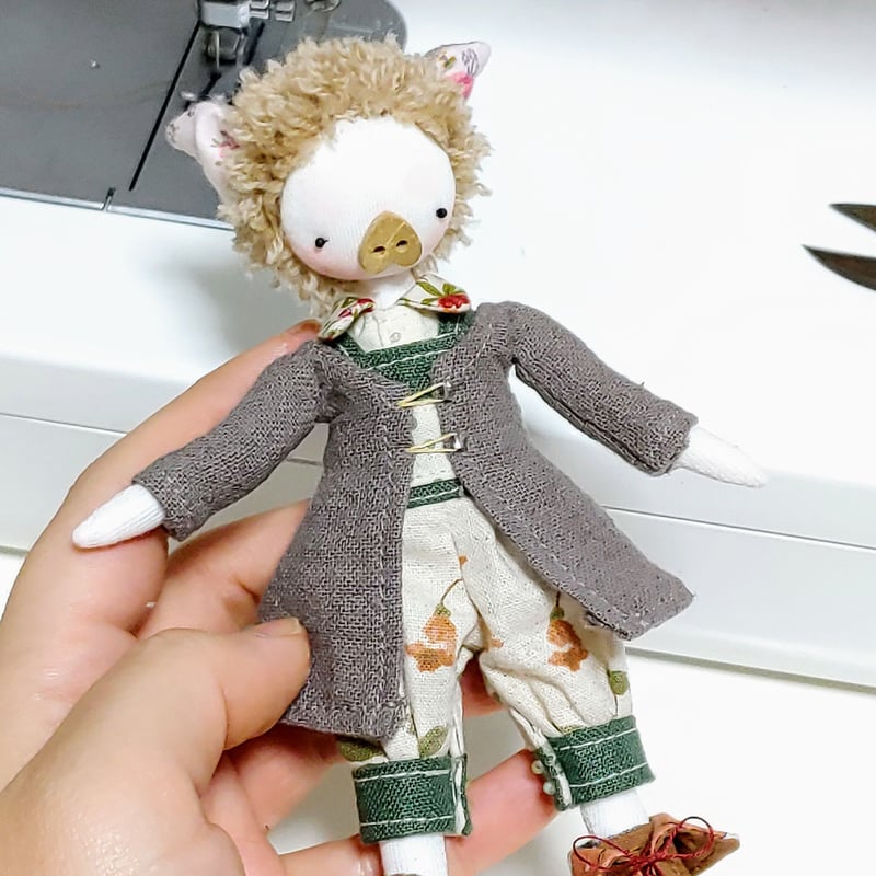 布人形 16cm布人形『屠殺少年』 あるいは『リンゴ一個の命』 | 魚水屋