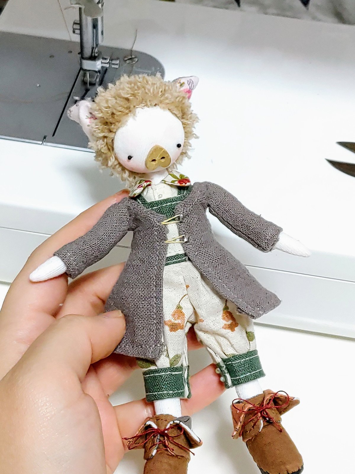 16cm布人形『屠殺少年』 あるいは『リンゴ一個の命』 | 魚水屋