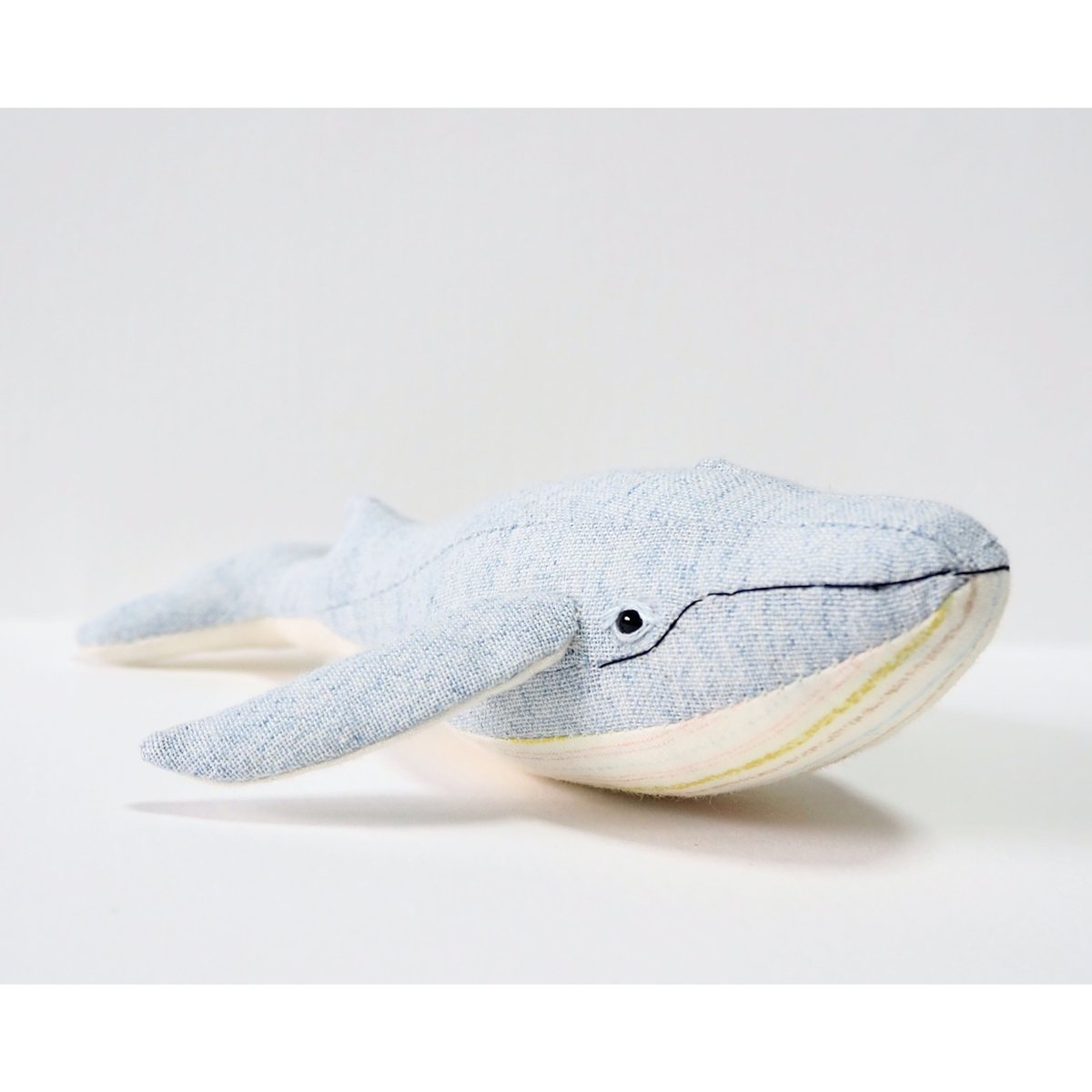 クジラのぬいぐるみ「ライトブルー」 | 魚水屋