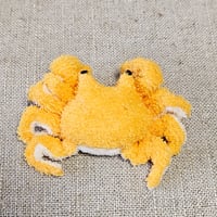 ③タオルのちびカニ　ぬいぐるみ