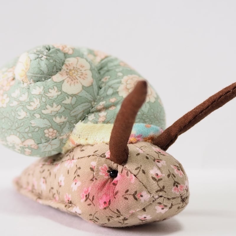 お取り置き】アオミオカタニシ ぬいぐるみ | 魚水屋