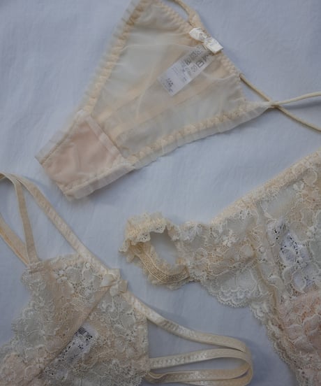 Zermatt Sophia Thong in Hiyoko