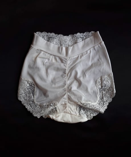 Zermatt Peco Shorts in Ivory