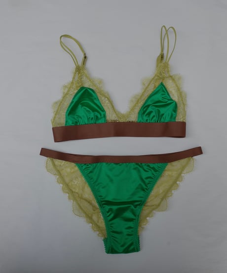 Love Stories Love Lace Delicate Triangle Bra in Bright Green