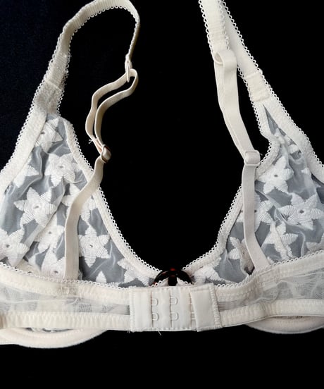 Star bra in Ivory
