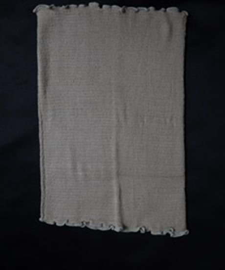 テフテフ Silk Body Short Warmer in Beige