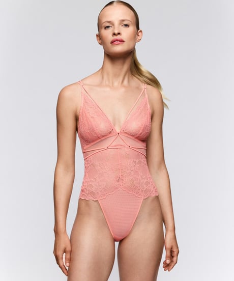 Andres Sarda Amelia Body in Florida