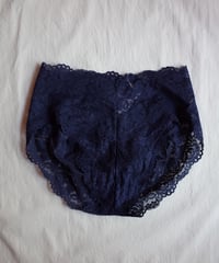 テフテフ High Waist Lace Panty in Navy