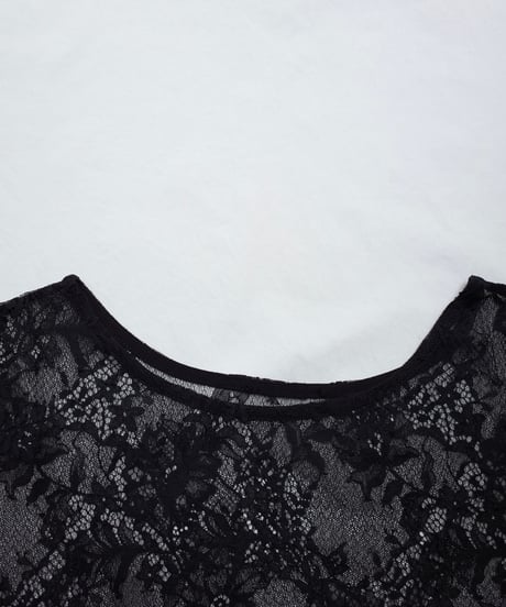 Lace tops in black