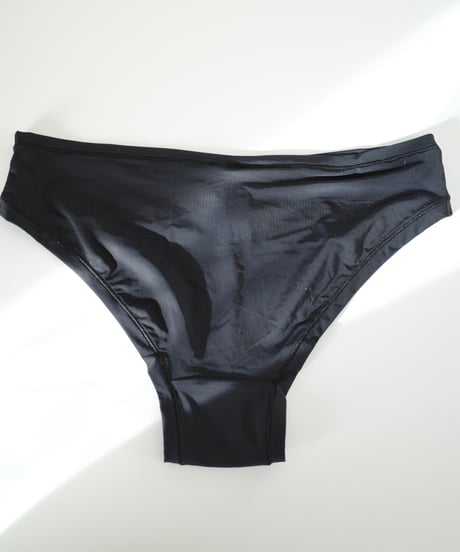 V Shape Panty in Black