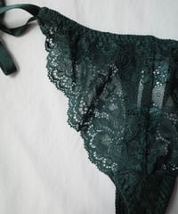 Zermatt Nina Thong in Forest Green