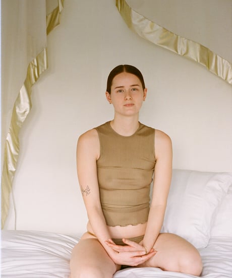 HAZE Silk Rib Tank Top Gold