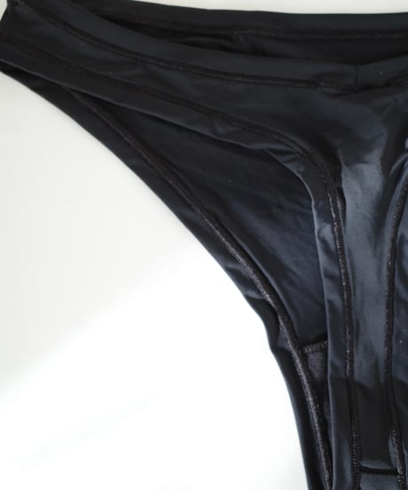 V Shape Thong in Black