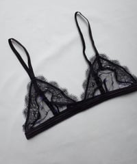 Star triangles bra in black
