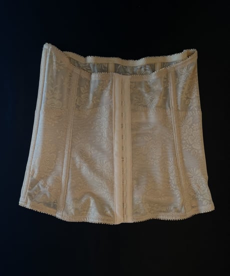 ウエストニッパー in Beige