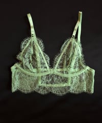 Shiny Mint Lace Wirebra