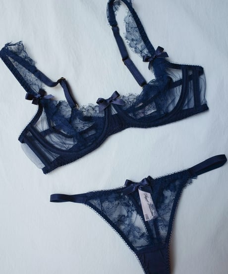 Agent Provocateur Willa Demi Plunge Underwired Bra in Navy