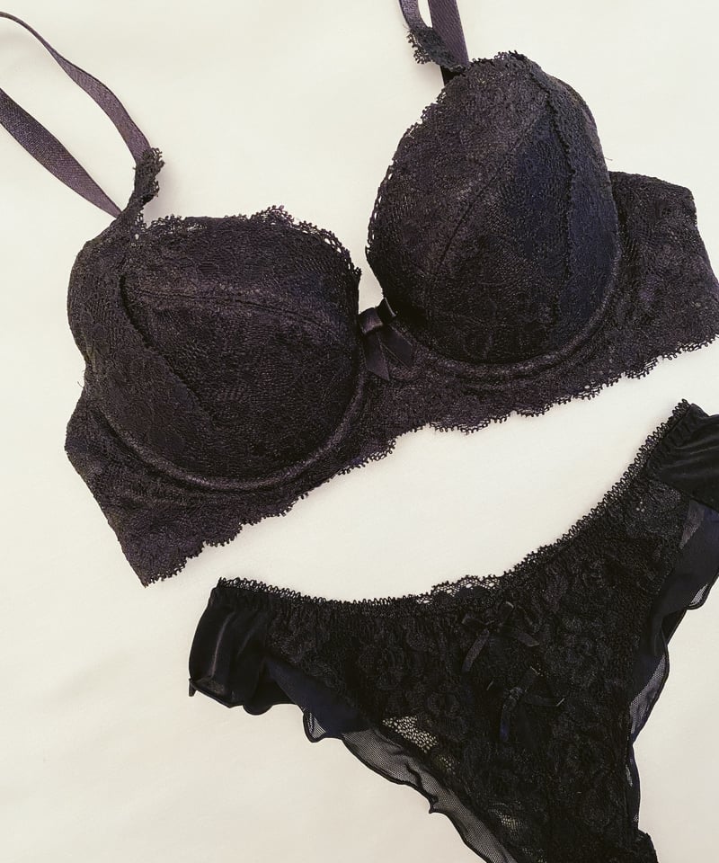 GABRIELLE PECO オリジナルV SHAPE BRA ブラジャー V Shape Bra in Black | GABRIELLE PECO