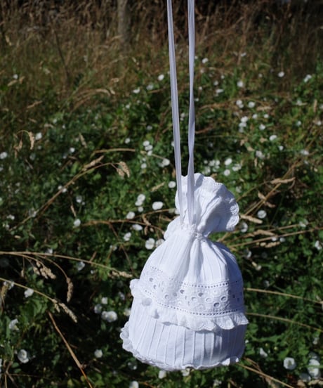Thea Princess Pouch in White (近日中WEB先行発売予定)