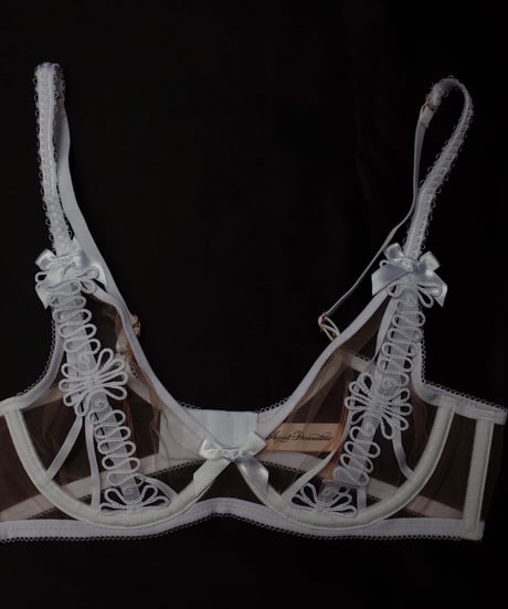 Agent Provocateur Coletta Plunge Non Padded Bra in White/Sand