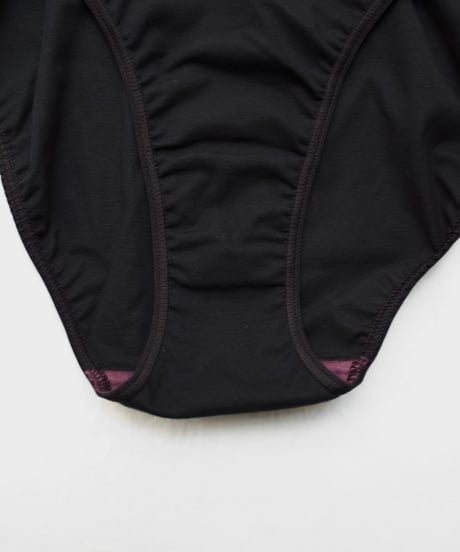 Overneath Briefs 007 in Black