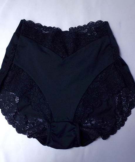 Zermatt Peco Shorts in Dark Navy