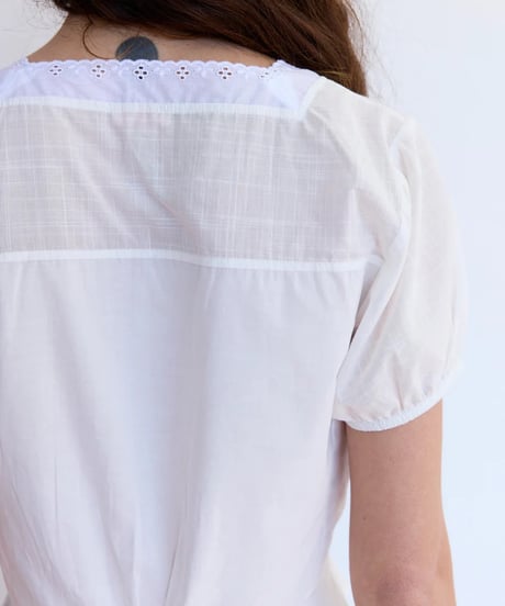 Fruity Booty Broderie Daisy Shirt