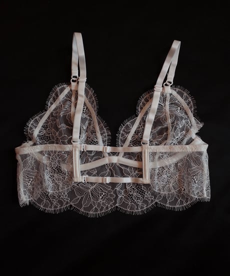 Shiny White lace Wirebra