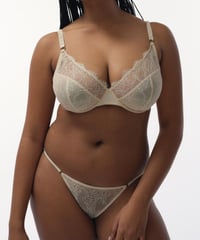 GABRIELLE PECO オリジナルV SHAPE BRA ブラジャー V Shape Bra in Black | GABRIELLE PECO