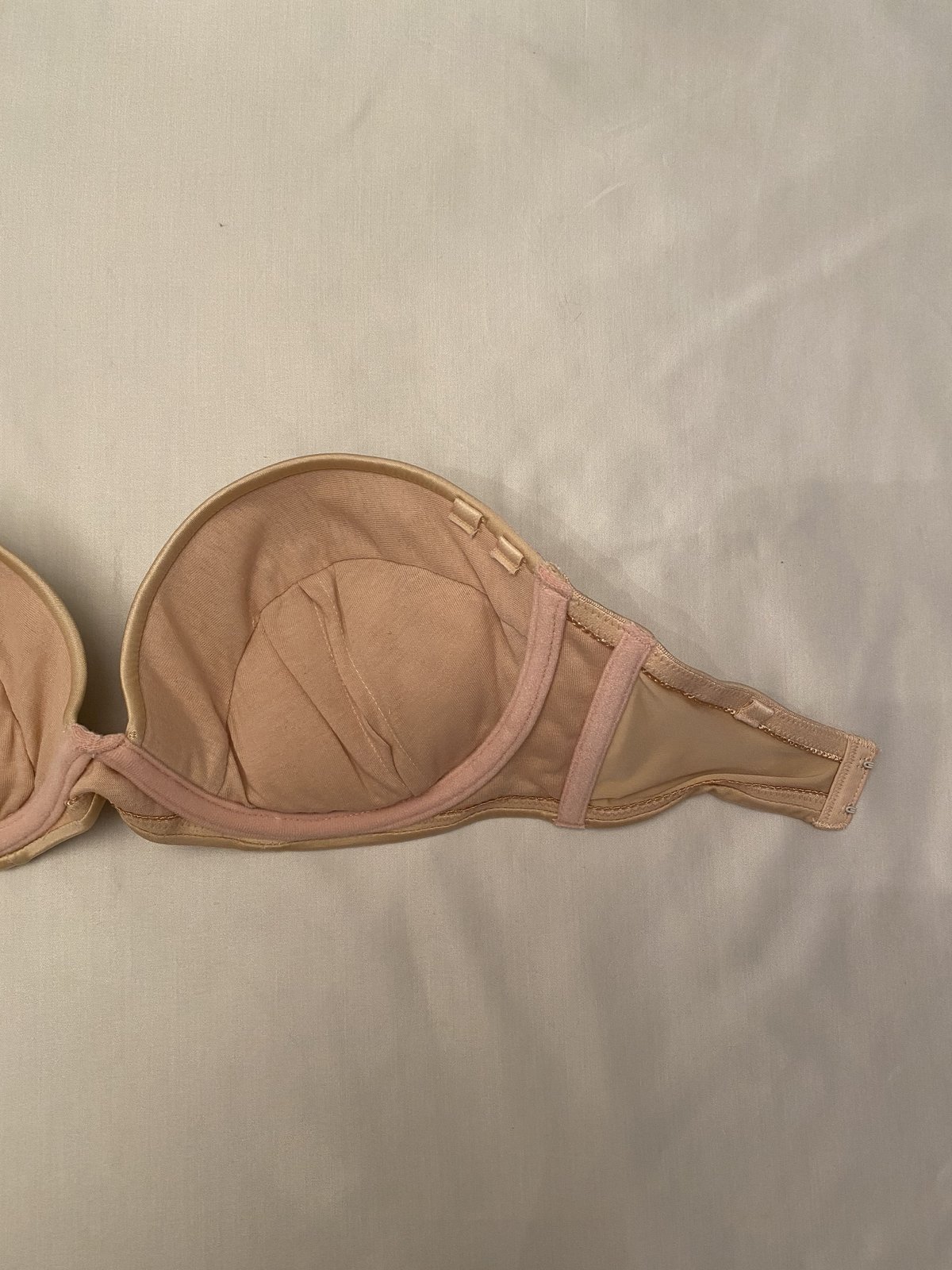 GABRIELLE PECO オリジナルV SHAPE BRA ブラジャー V Shape Bra in Beige | GABRIELLE PECO