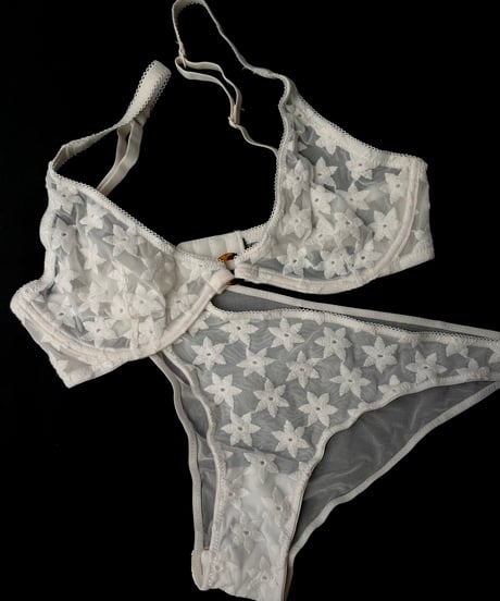 Star bra in Ivory