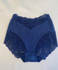 Zermatt Pecoさん Shorts in Navy