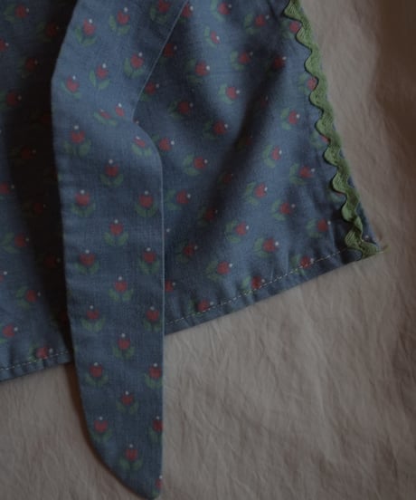 Vintage Apron in Blue tulip