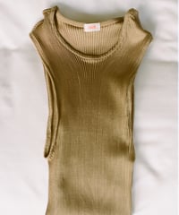 HAZE Silk Rib Tank Top Gold