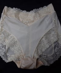 Zermatt Pecoさん Shorts in Champagne