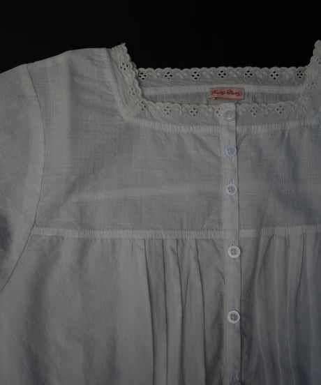 Fruity Booty Broderie Daisy Shirt