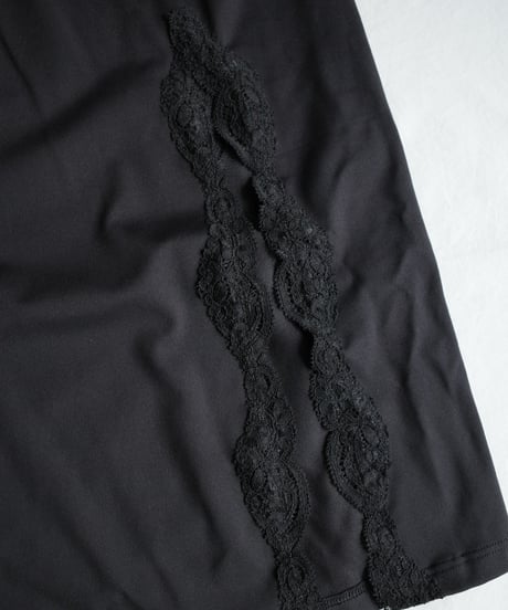 Only Hearts DEL MIDI SLIP in Black