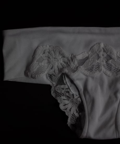Emma Shorts in White