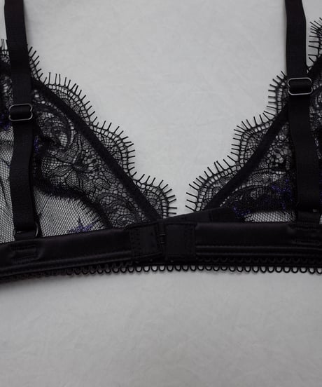 Star triangles bra in black