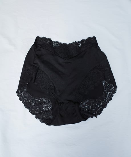 Zermatt Peco Shorts in Black