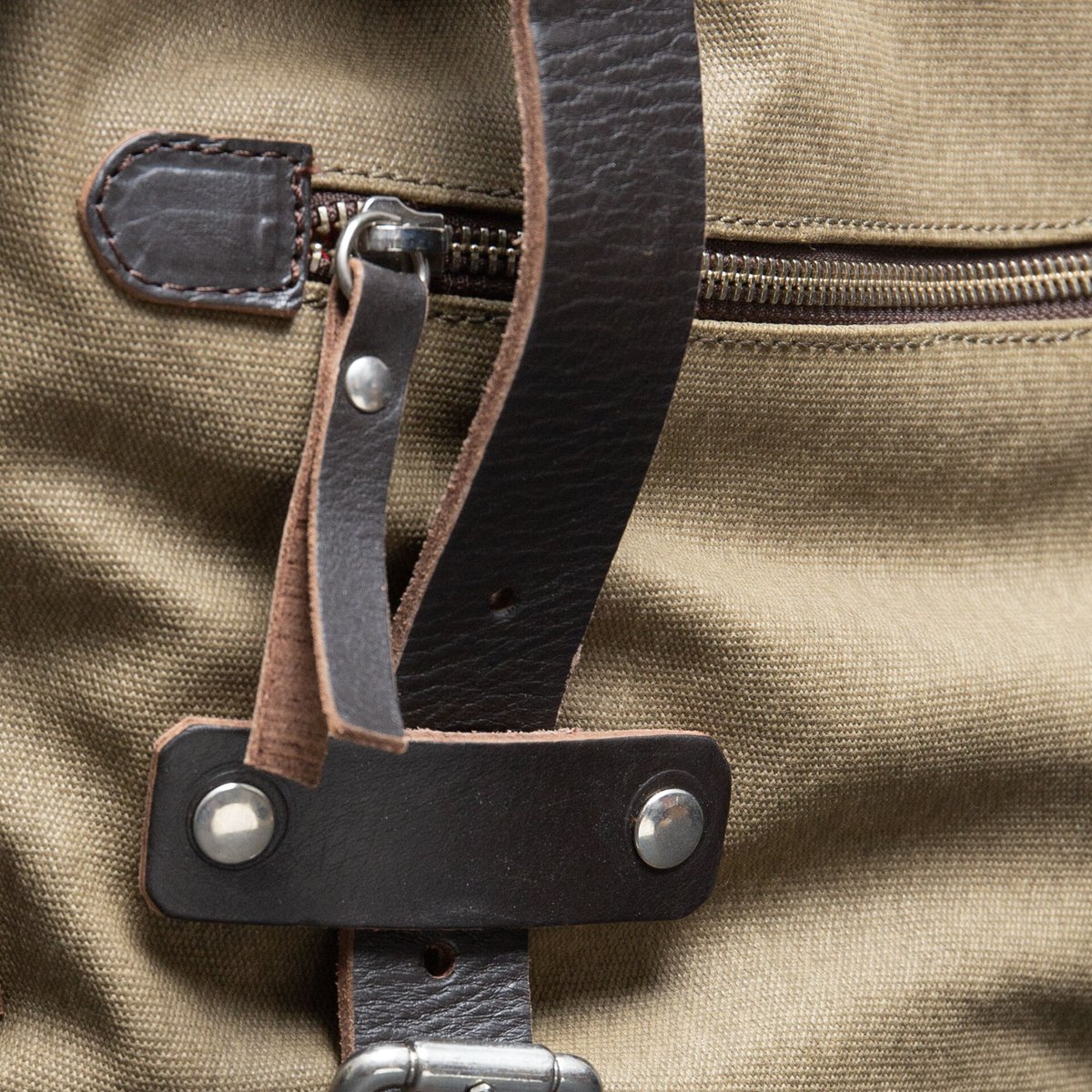 LaPoderosaGoods Dakhla 12L / サドルバッグ カーキ | 車坂下mo