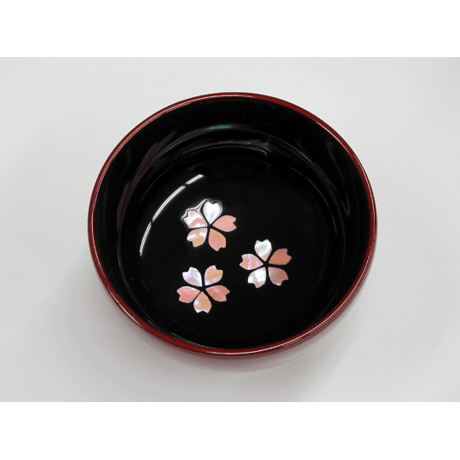 【柴田漆器】ぐい呑み　黒内朱　桜　螺鈿