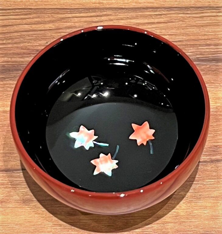 柴田漆器】ぐい呑み 黒内朱 もみじ 螺鈿 | 高岡伝渡 -online shop-