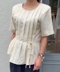 contour pleat blouse