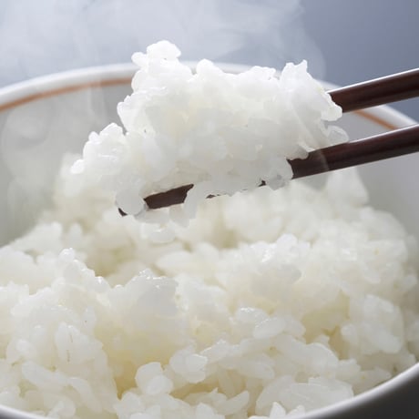[新潟米 令和5年産] 無洗米 桐箱仕立 雪花 南魚沼塩沢産コシヒカリ 特別栽培米 白米 5kg (1kg×5) 真空パック 贈答 御祝 内祝 御中元 御歳暮