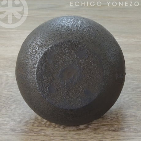 南部鉄瓶 湯釜 平丸霰(あられ)  ひねり鉉 1.6L 日本伝統手拭い付 経済産業大臣指定 伝統的工芸品 全国特選品シリーズ