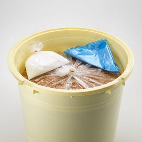 [出荷期間限定] 樽入り仕込み味噌（上）20kg  無添加 天然醸造 みそ 越後亀田郷 [村山健次商店] 新潟特選品シリーズ