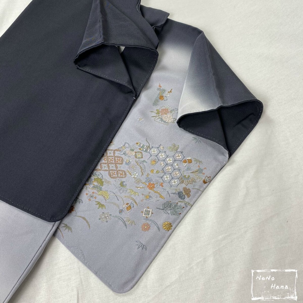 正絹 縮緬 黒地 宝尽くし 刺繍柄 袷 訪問着 仕付け糸付き(襟以外)未使用同様 正絹単衣訪問着 レンタルフルセット「扇に波花宝尽くし刺繍」 | すべて