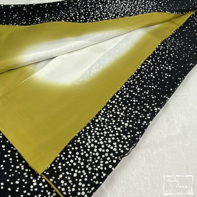 小紋】正絹 袷 色紙吹雪 黒 | 野の花