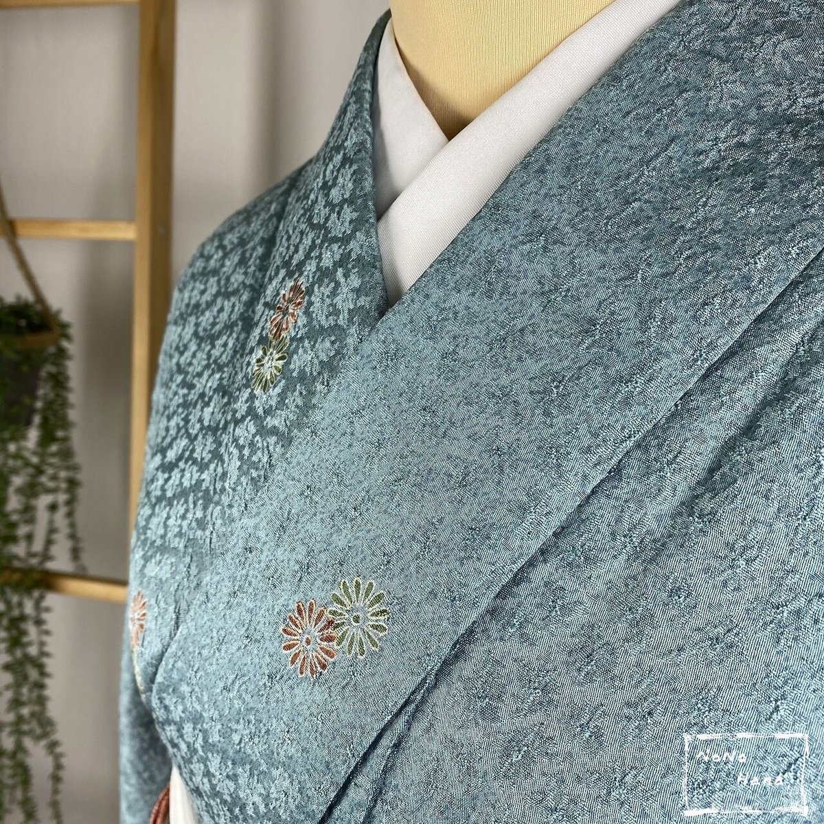 小紋】正絹 単衣 小菊の飛び柄 花浅葱色 | 野の花 小紋】正絹 単衣 小菊の飛び柄 花浅葱色 | 野の花